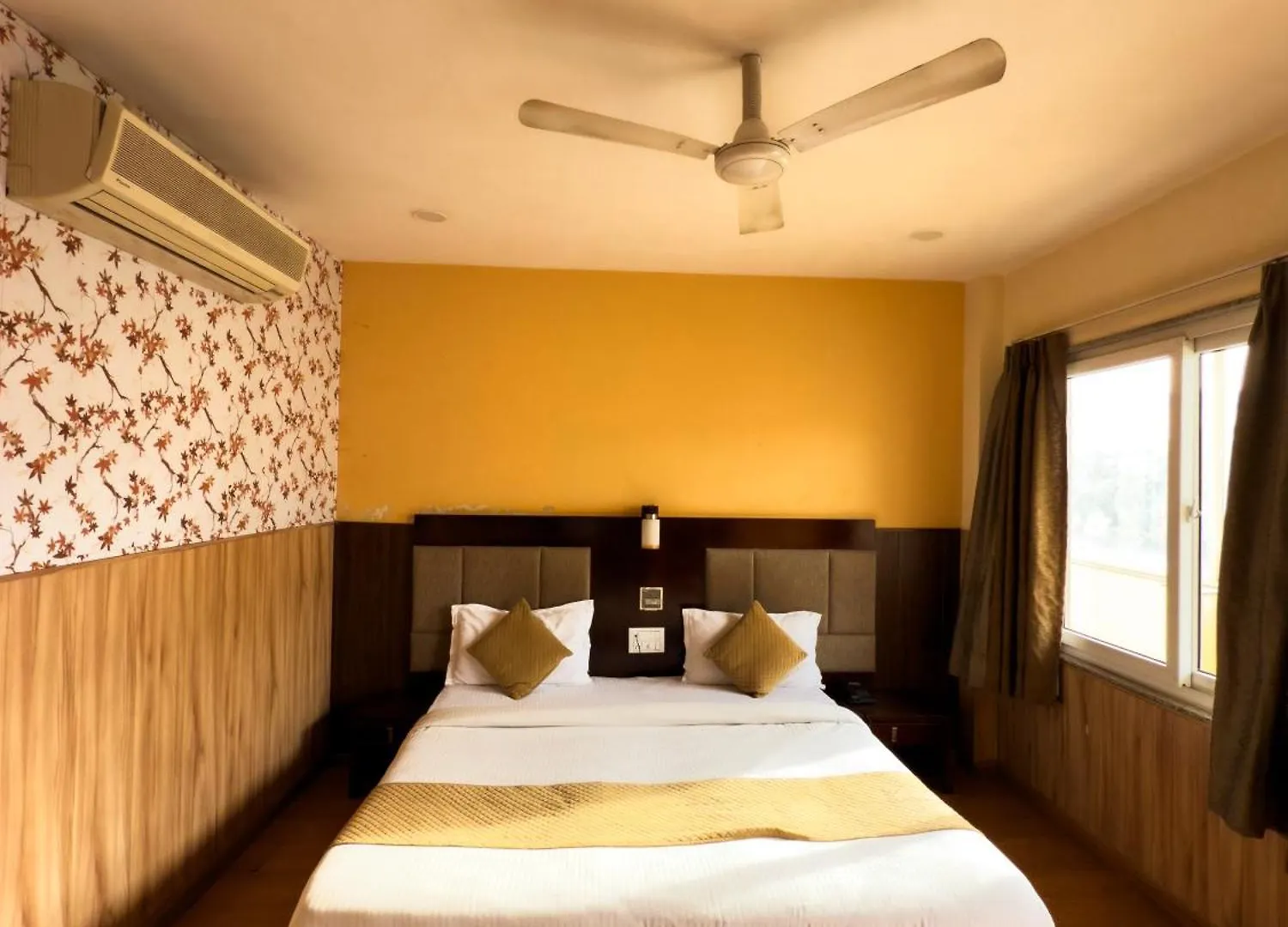 ***  Hotel Royal Palm - A Budget Hotel In Udaipur India