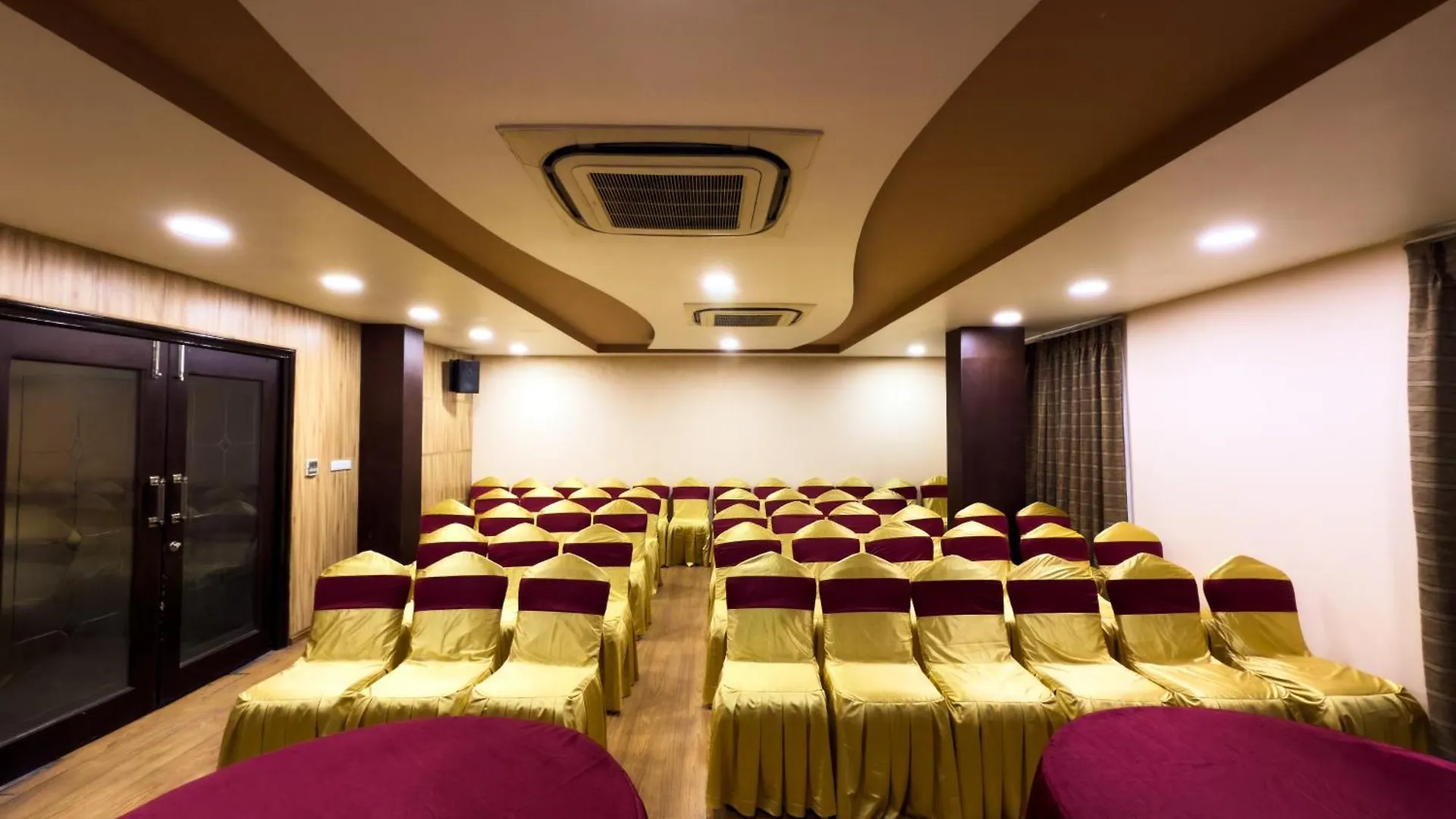 Hotel Royal Palm - A Budget Hotel In Udaipur 3*,