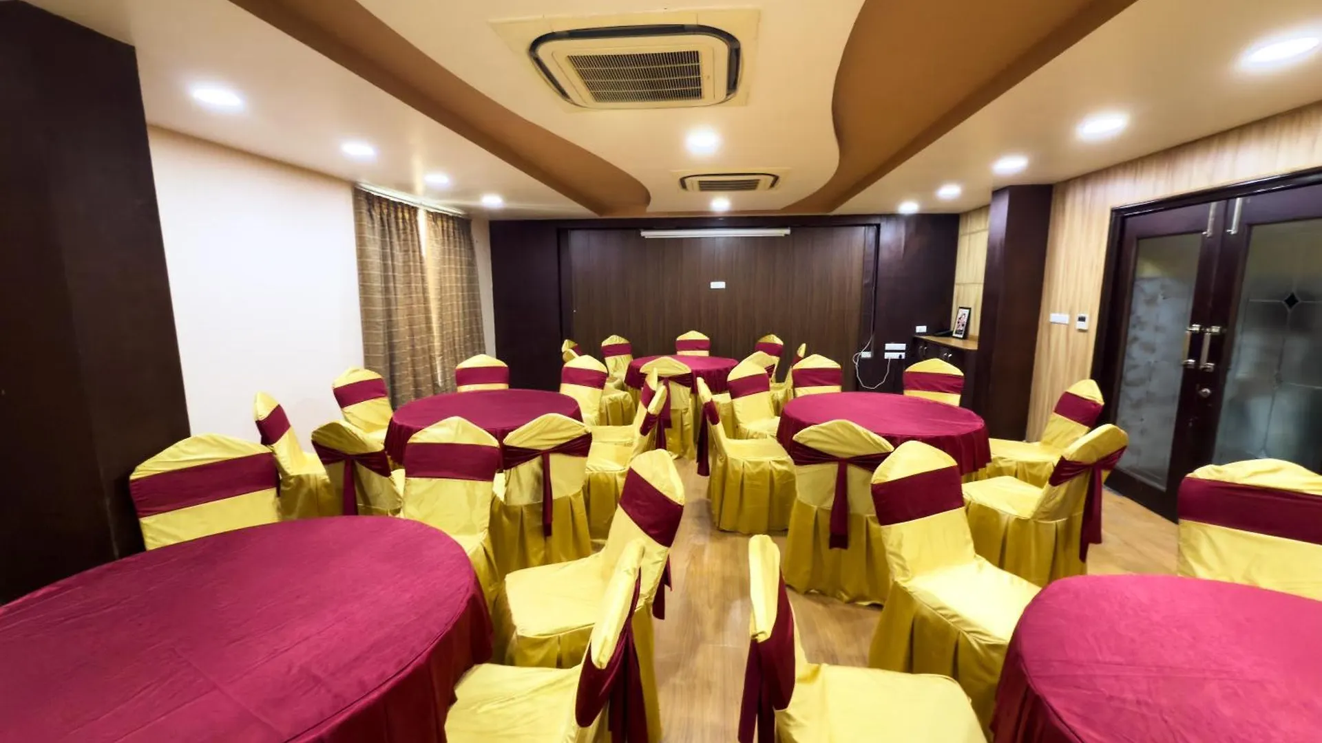 Hotel Royal Palm - A Budget Hotel In Udaipur