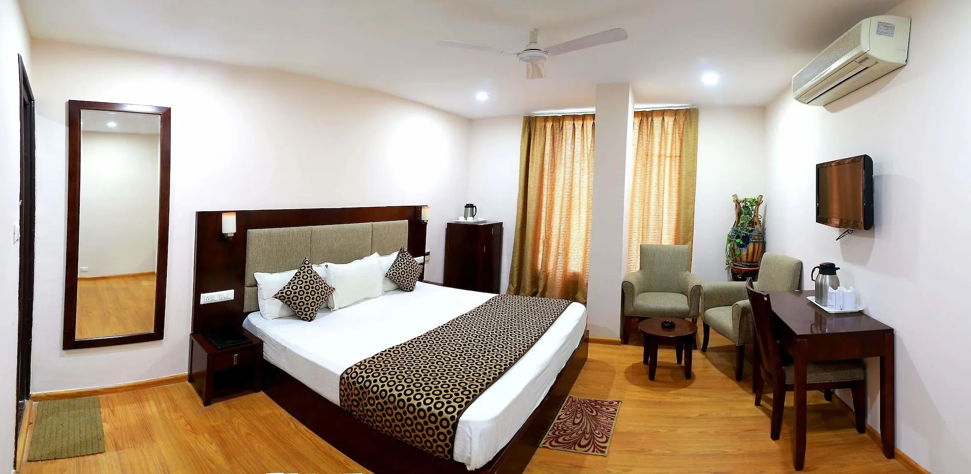 Hotel Royal Palm Udaipur