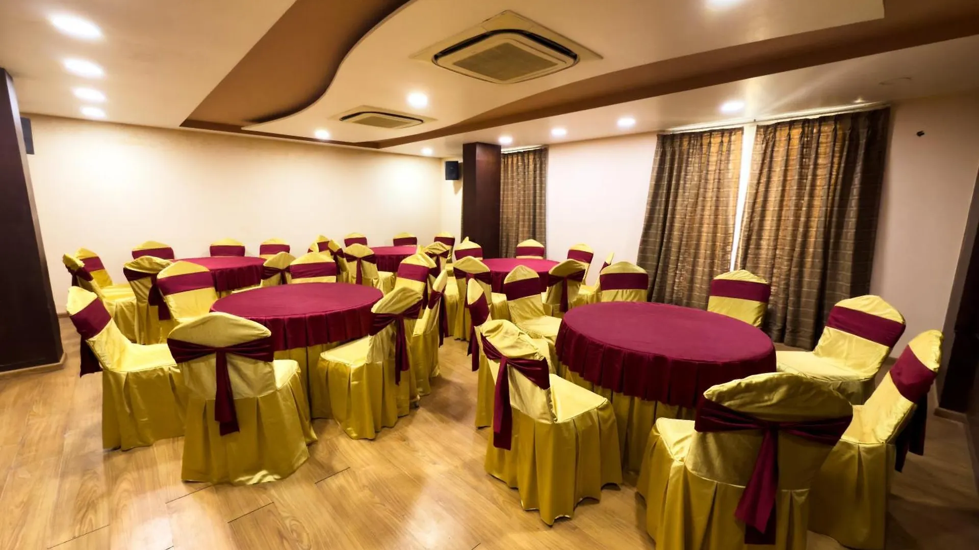 Hotel Royal Palm Udaipur 3*,  Indien