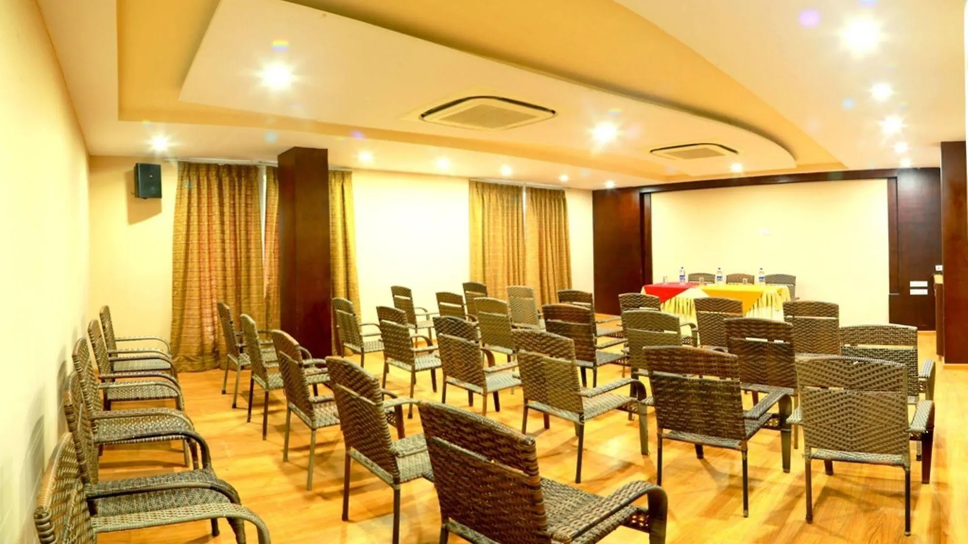 Hotel Royal Palm Udaipur